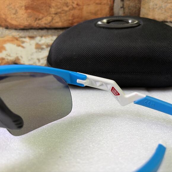 Oakley Resistor USA OJ9010-2523 123 Sunglasses - Picture 4 of 4